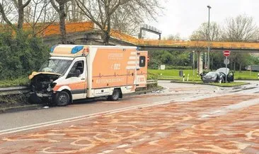 Ambulans arabaya çarptı: Bir ölü