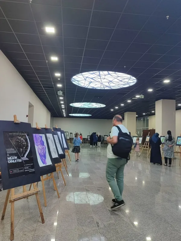 tekirdagda-genc-ressamlardan-muzikli-sergi-sanat-varolussal-bir-cabadir-1686814948195.jpg