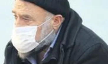 Çekiçle öldürüp ateşe verdi