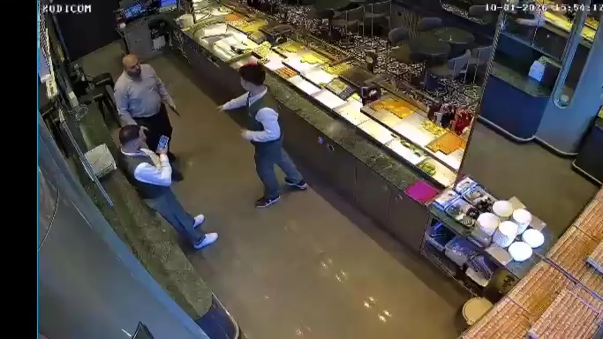 Üsküdar’da darpçı müdürden pastanede şiddet: 16 yaşındaki çocuğun ifadesi dehşete düşürdü! O anlar kamerada Üsküdar’da darpçı müdürden pastanede şiddet: 16 yaşındaki çocuğun ifadesi dehşete düşürdü! O anlar kamerada