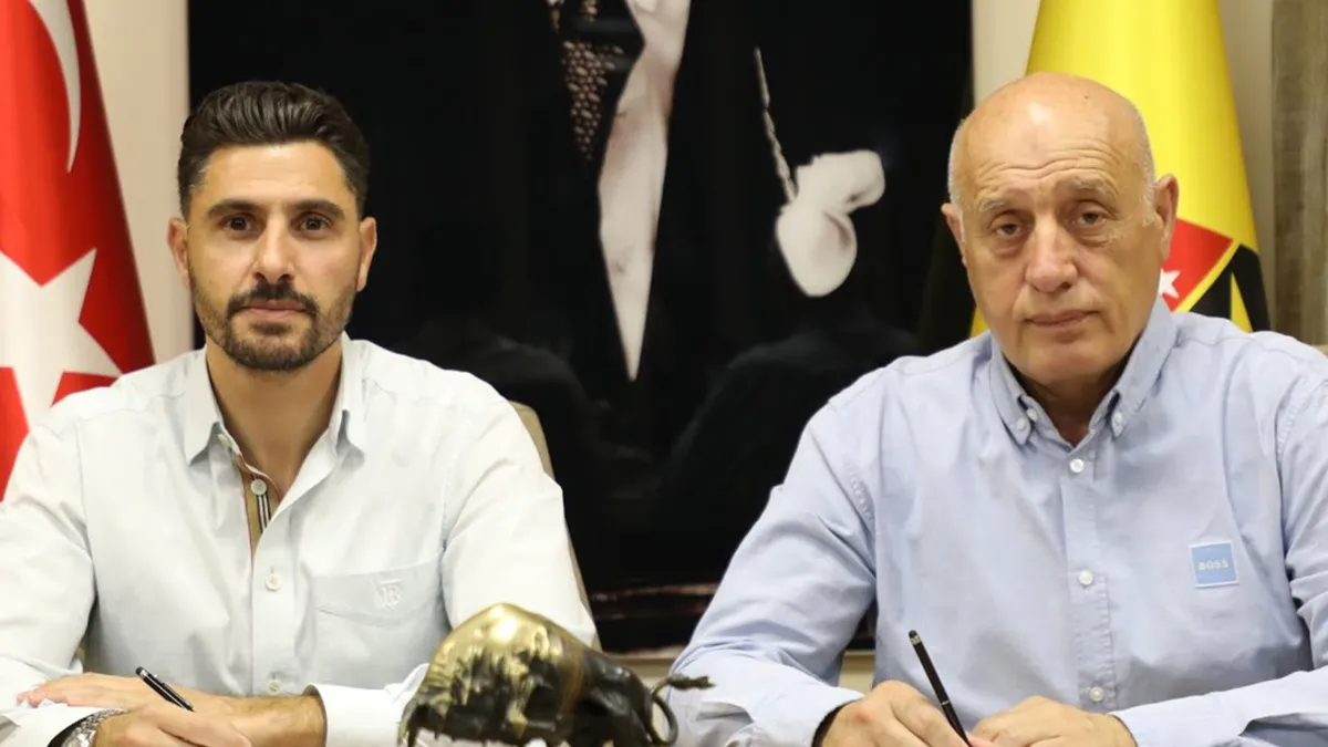 İstanbulspor'da Özer Hurmacı dönemi 5 yıllığına başladı