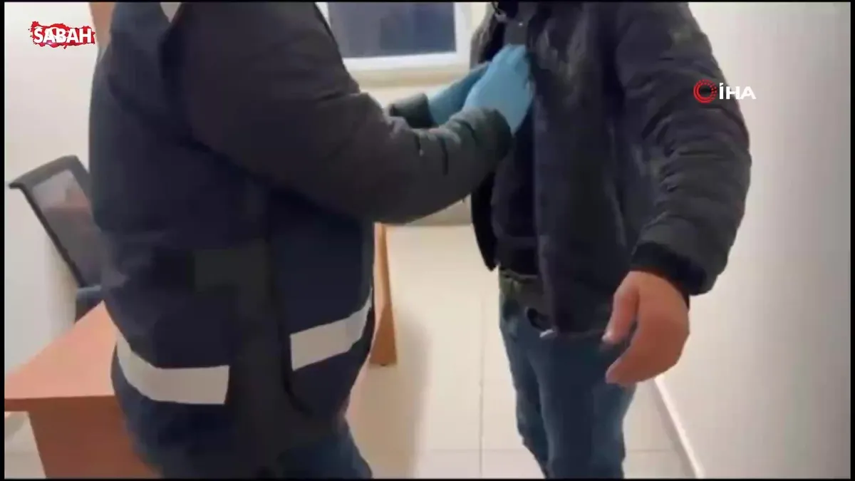 Sınavda kopya şebekesine suçüstü operasyon: 5 gözaltı | Video videosunu izle Sınavda kopya şebekesine suçüstü operasyon: 5 gözaltı | Video videosunu izle