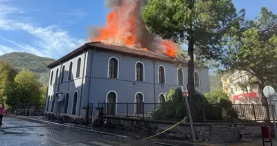 564 yıllık Tarihi Cami 3. kez yandı #bartin