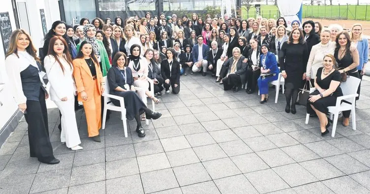 60 meslekten kadın Köln’de buluştu