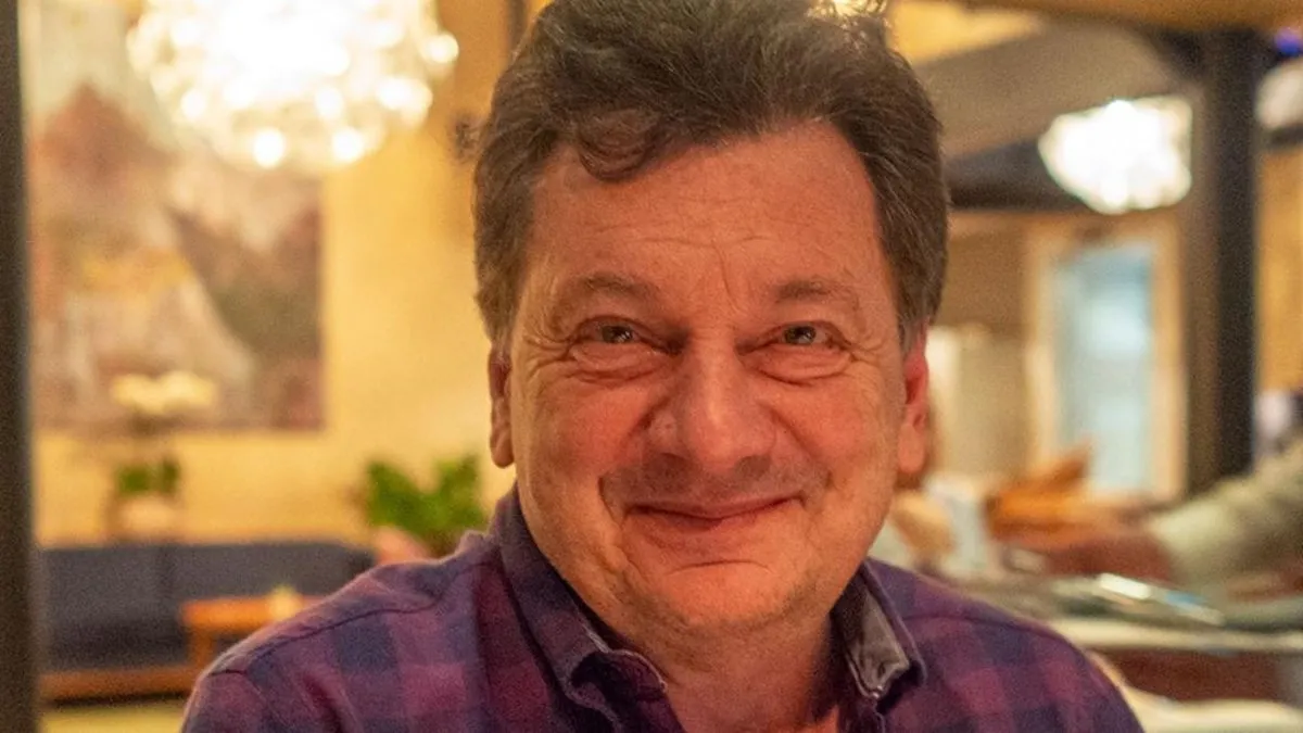 Beyoğlu’nda yemek yazarı Vedat Milor’un içinde bulunduğu araç kaza yaptı Beyoğlu’nda yemek yazarı Vedat Milor’un içinde bulunduğu araç kaza yaptı