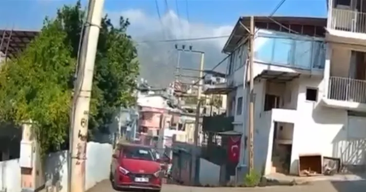 Hatay’da akılalmaz kaza! Geri manevra yaptı: Otomobil evin duvarına çarptı
