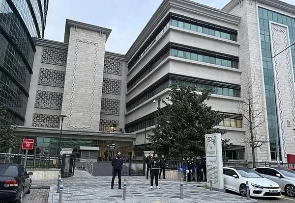 chpli-belediyeye-yapilan-yolsuzluk-operasyonunda-yeni-gelisme-sirketlere-kayyim-atandi-1774983890533.jpeg CHP’li belediyeye yapılan yolsuzluk operasyonunda yeni gelişme: Şirketlere kayyum atandı