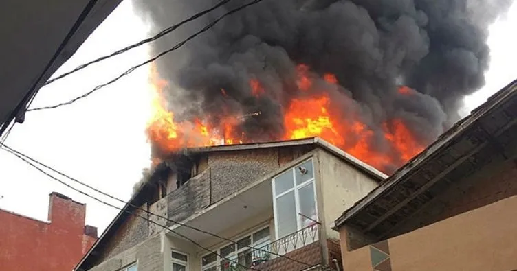 Son dakika: Üsküdar’da binanın çatısında korkutan yangın