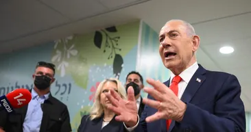 Netanyahu’dan peş peşe acil çağrılar: Koltuğunu kaybetme korkusuyla panikledi!