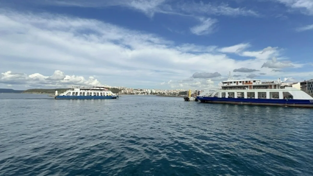 Bozcaada ve Gökçeada’da feribot seferlerine ‘fırtına’ engeli Bozcaada ve Gökçeada’da feribot seferlerine ‘fırtına’ engeli