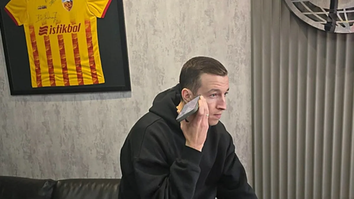 Kayserispor’da yeni transfer Denis Makarov şehre geldi! Kayserispor’da yeni transfer Denis Makarov şehre geldi!