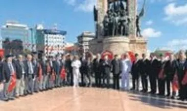 Taksim Anıtı’nda tören düzenlendi