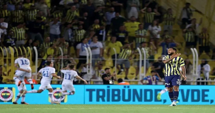 Son dakika: Fenerbahçe taraftarı Kadıköy’de Putin tezahüratı yaptı!