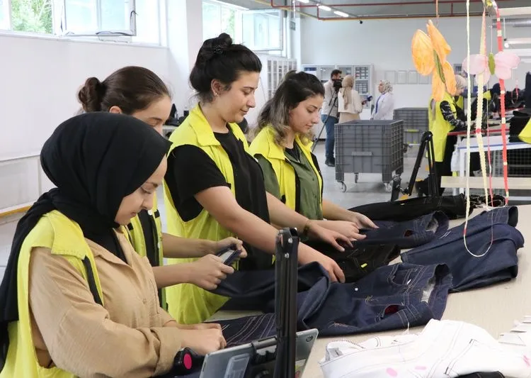 SON DAKİKA | Ev kadınları ve gençlere esnek iş! Projeyi Başkan Erdoğan açıklayacak
