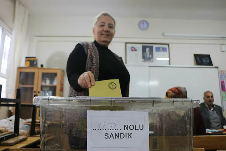 Türkiye sandık başında! 57 milyon seçmen tercihini yapıyor