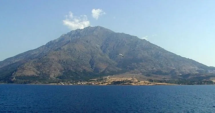 Yunanistan’ın Semadirek Adası’nda mahsur kalanlar için feribot gönderildi