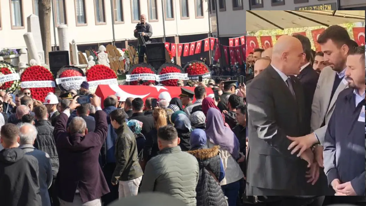 İYİ Partili vekil Turhan Çömez’den pişkin hareket: Şehit cenazesinde tepki çeken anlar! İYİ Partili vekil Turhan Çömez’den pişkin hareket: Şehit cenazesinde tepki çeken anlar!