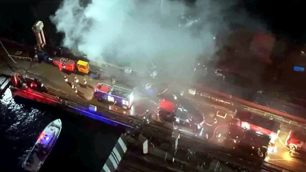 Tuzla’da kuru yük gemisinde çıkan yangın 2 saat sonra söndürüldü Tuzla’da kuru yük gemisinde çıkan yangın 2 saat sonra söndürüldü