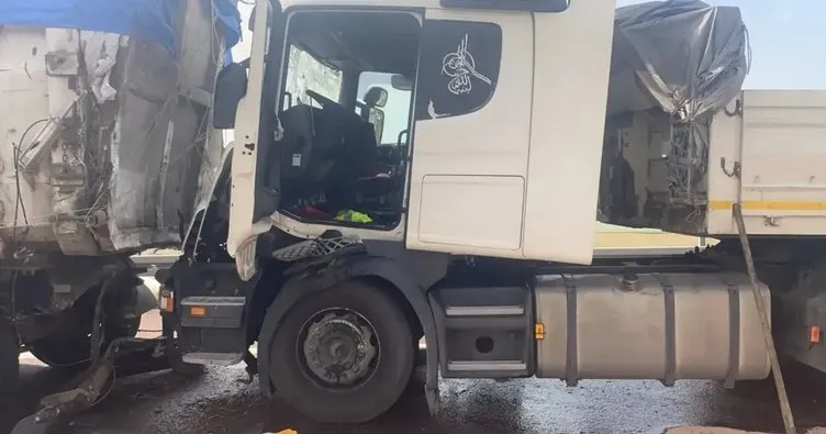 Tır kamyona çarptı Sürücü hayatını kaybetti