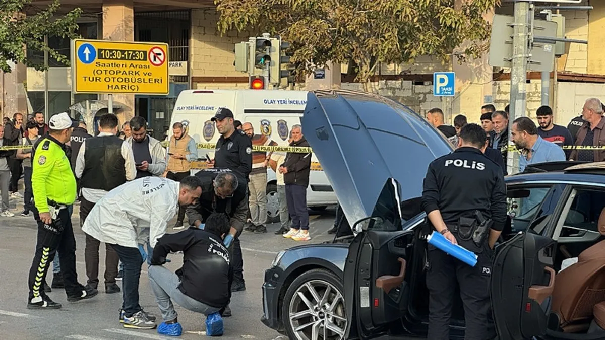 Motosikletle gelip ateş açtı: Husumetliler arasındaki olay kanlı bitti! Motosikletle gelip ateş açtı: Husumetliler arasındaki olay kanlı bitti!