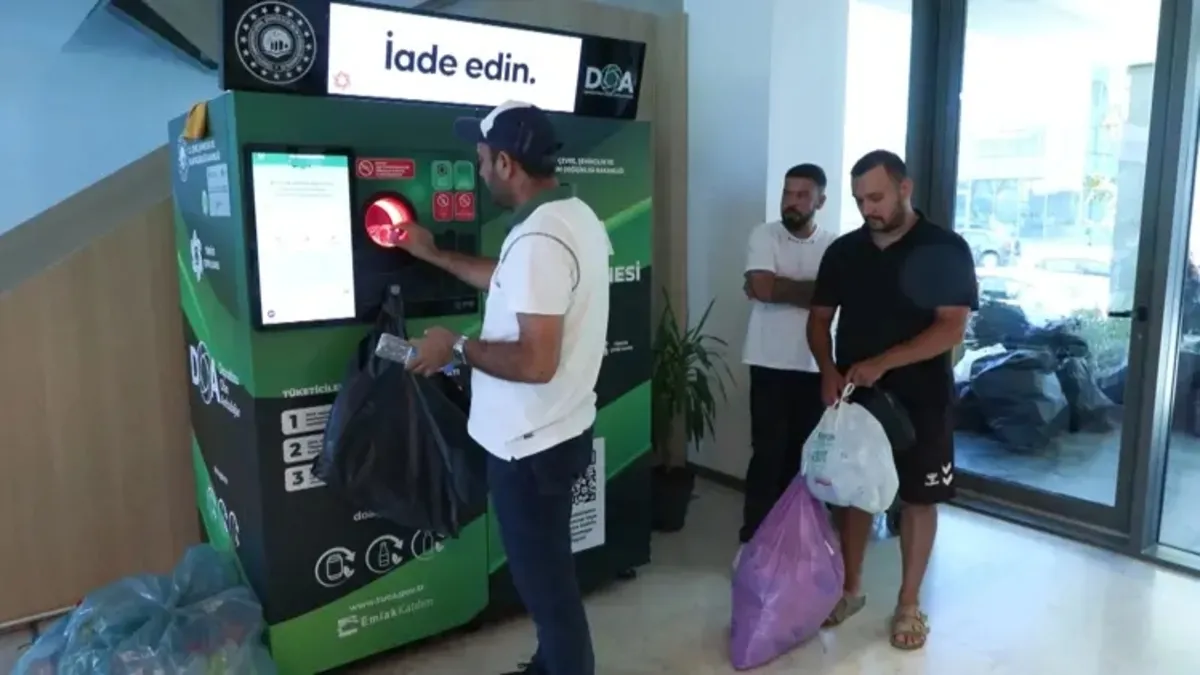 Depozito sistemi uygulanan bir geri dönüşüm noktası.
