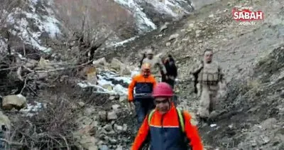 Bingöl’de kayalıklarda mahsur kalan vatandaş kurtarıldı | Video