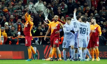 Son dakika: Barcelonalı futbolcular Galatasaray tribünlerini çıldırttı! Son saniyelerde Nef Stadyumu’nu karıştıran hareket…