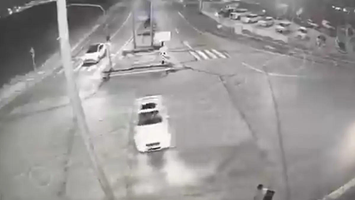 Ankara’da trafikte drif atan 2 sürücü yakalandı Ankara’da trafikte drif atan 2 sürücü yakalandı