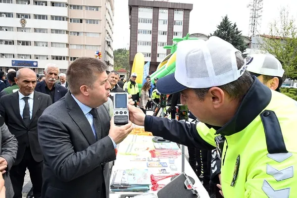 vali-direksiyonda-mesaji-verdi-alkol-gozluguyle-sut-cekti-0-promil-cikti-1778083828193.jpg