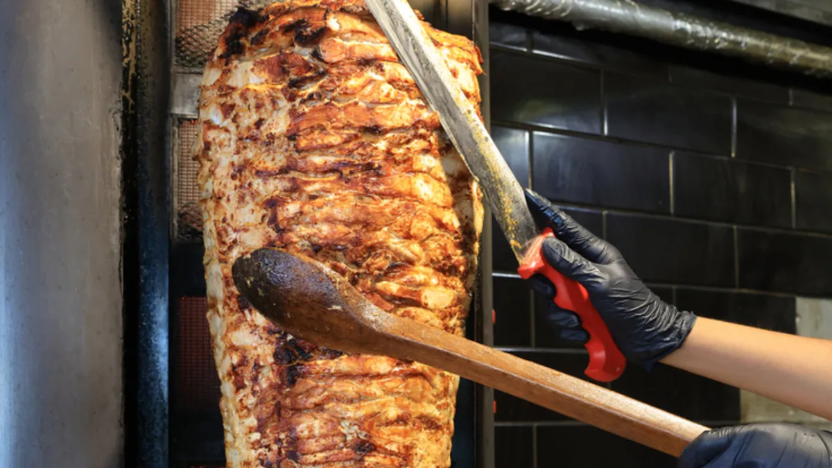 Lahmacun bitti döner başladı!