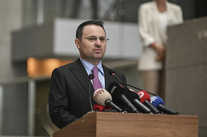 son-dakika-bakan-gurlek-acikladi-fahis-fiyat-operasyonu-41-firmanin-41-yoneticisi-hakkinda-gozalti-karari-1789453420960.jpg