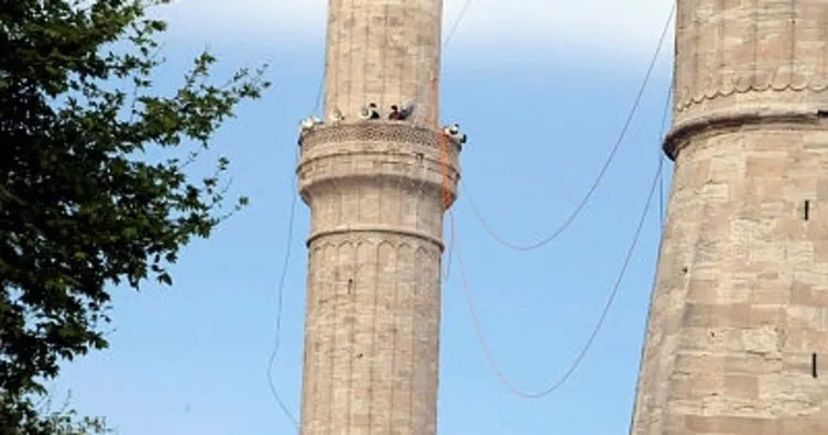 Ayasofya’nın ilk mahyası asılıyor