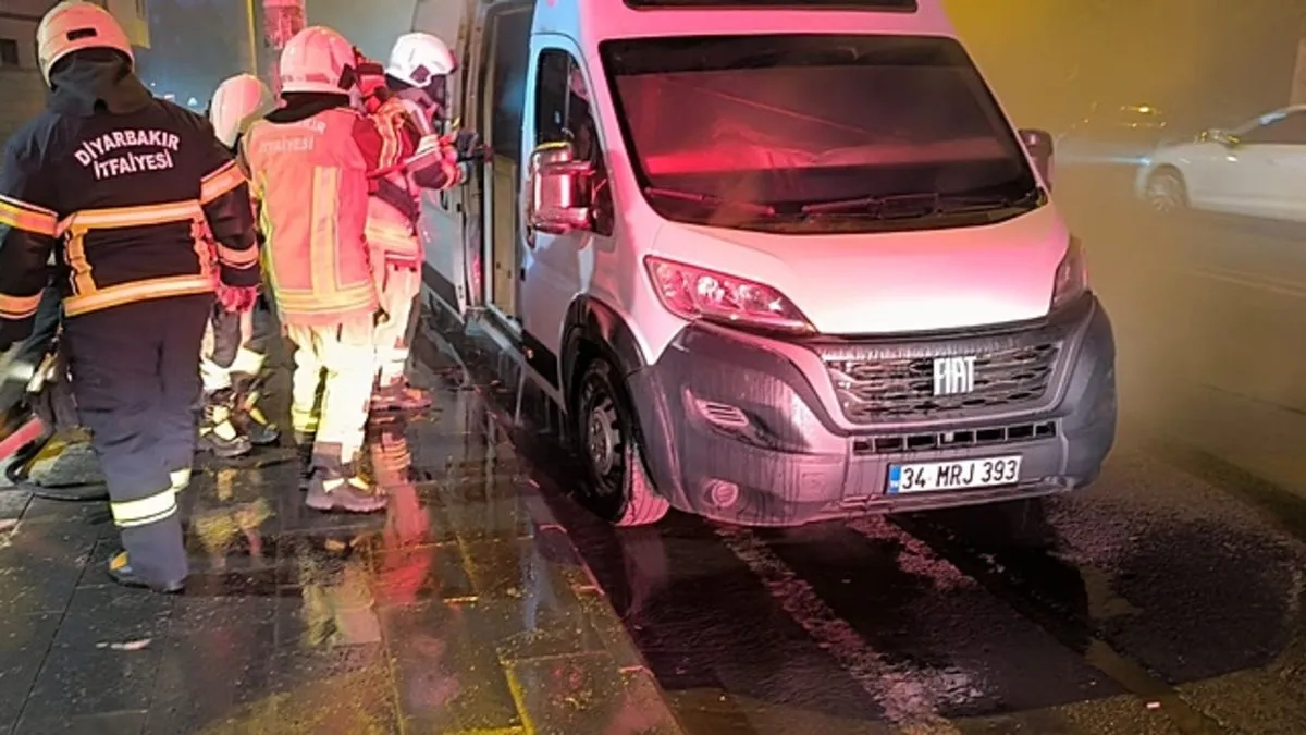 Diyarbakır’da park halindeki karavanda yangın Diyarbakır’da park halindeki karavanda yangın