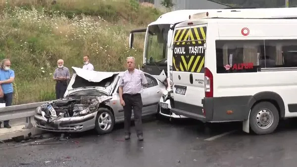 İstanbul Maltepe’de 5 aracın karıştığı zincirleme trafik kazası: 2 yaralı