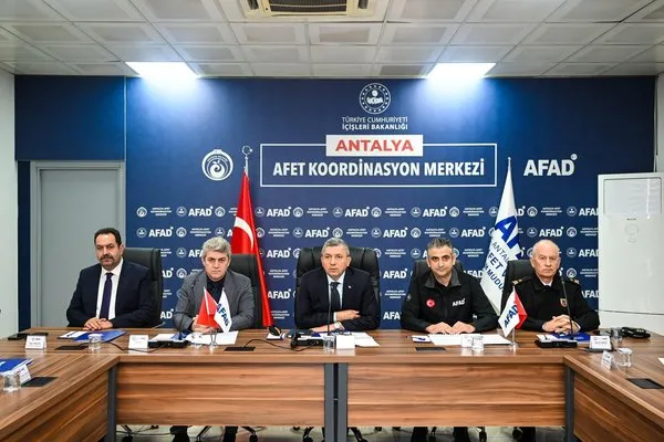 antalyada-il-afet-ve-acil-durum-koordinasyon-kurulu-toplantisi-gerceklestirildi-1732024190382.jpg