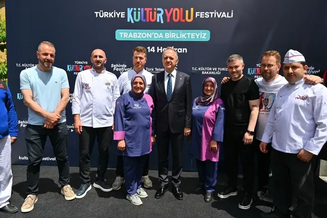 trabzon-kultur-yolu-festivali-coskusu-basladi-kultur-sanat-ve-gastronomi-zenginligi-9-gun-surecek-1780741714121.jpeg