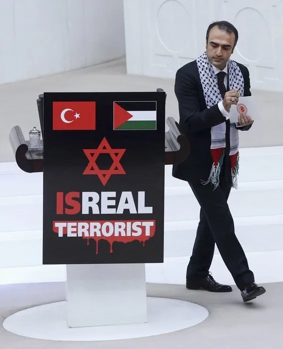 TBMM’de İsrail’e pankartlı protesto