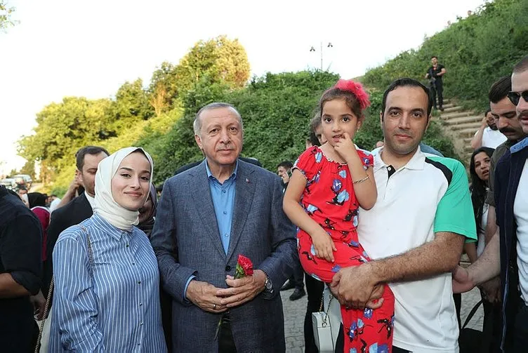 BaÅkan ErdoÄan, NakkaÅtepe Millet Bahçesi'ni gezdi vatandaÅlarla sohbet etti