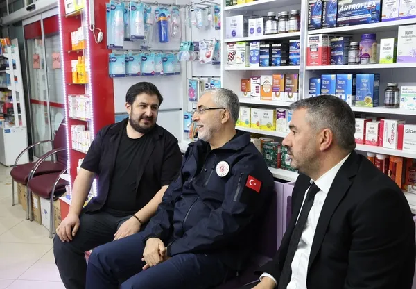 bakan-isikhan-1-mayisi-iscilerle-karsiladi-turkiyeye-katki-yapan-her-emekcinin-alin-teri-kutsaldir-1777613221839.jpg