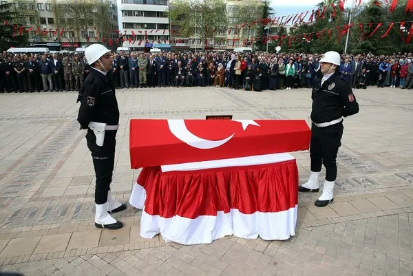 Şehit polis memuru Mehmet Ayan son yolculuğuna uğurlandı