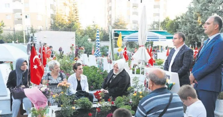 Selçuk’tan şehitliğe ziyaret