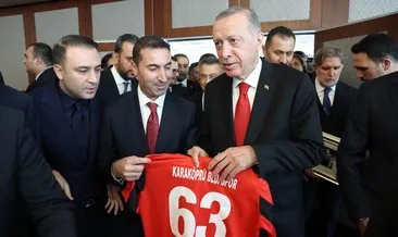 Başkan Erdoğan’a Karaköprü forması hediye edildi