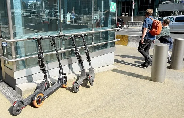 e-skuterlerde-yeni-donem-bakan-uraloglu-yasakli-bolgelere-otomatik-sinirlama-geliyor-1764658455965.jpg