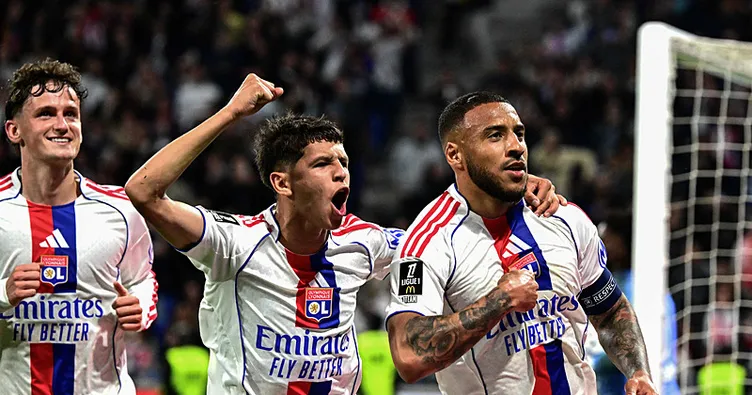 Olimpik Lyon, Rennes’i 4 golle geçti!