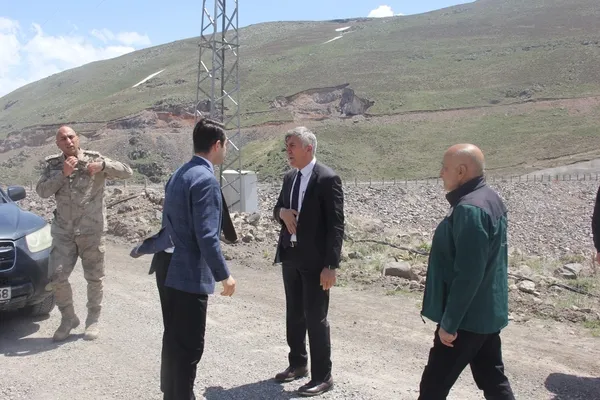 igdirda-barajin-yaninda-6-kilometrelik-yeni-yol-projesi-icin-calisma-baslatildi-1777996717588.jpg