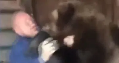 Rus dövüşçü, ayıyla antrenman yaptı