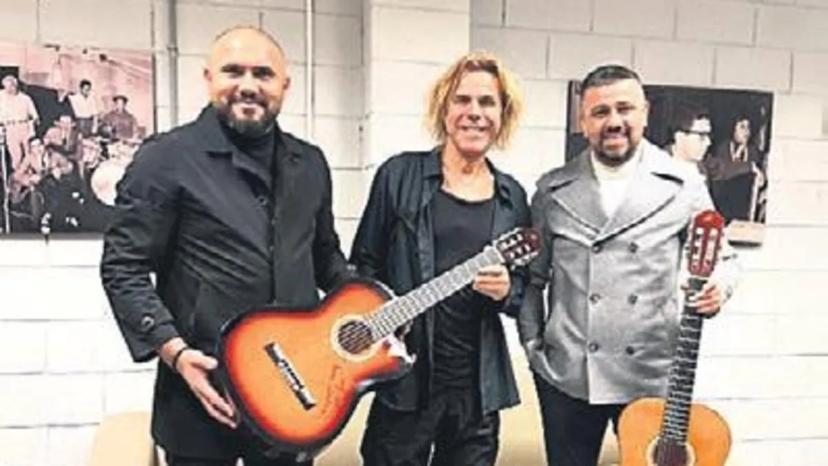 Fatsaspor için gitarını bağışladı Fatsaspor için gitarını bağışladı