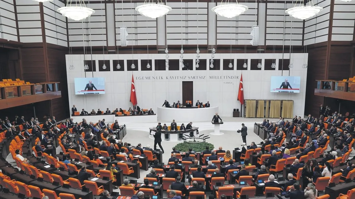 Meclis, başkanvekilleriyle idare amirlerini seçecek