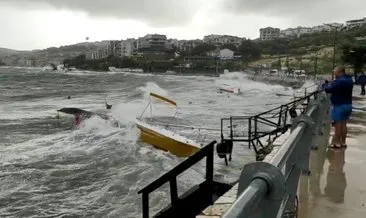 İzmir’de fırtına! Tekneler battı!