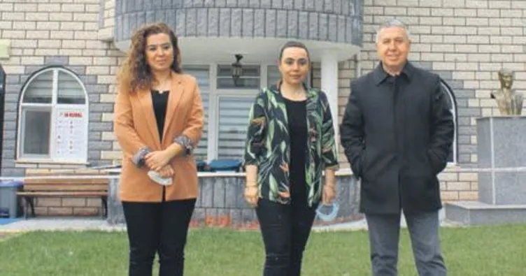 Hayırseverin çifte gururu